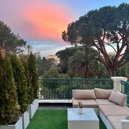 Prestige Alexandre Iii Terrace 2bdr By B'your Apartamento *