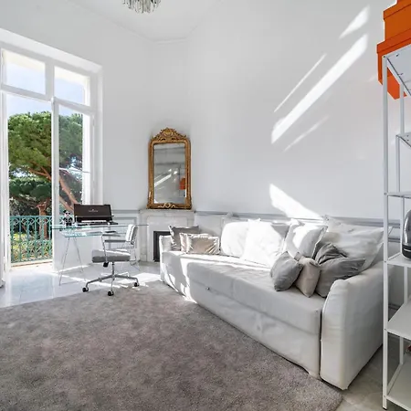 Prestige Alexandre Iii Terrace 2bdr By B'your Apartamento