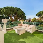 Апартаменты Prestige Alexandre Iii Terrace 2bdr By B'your *
